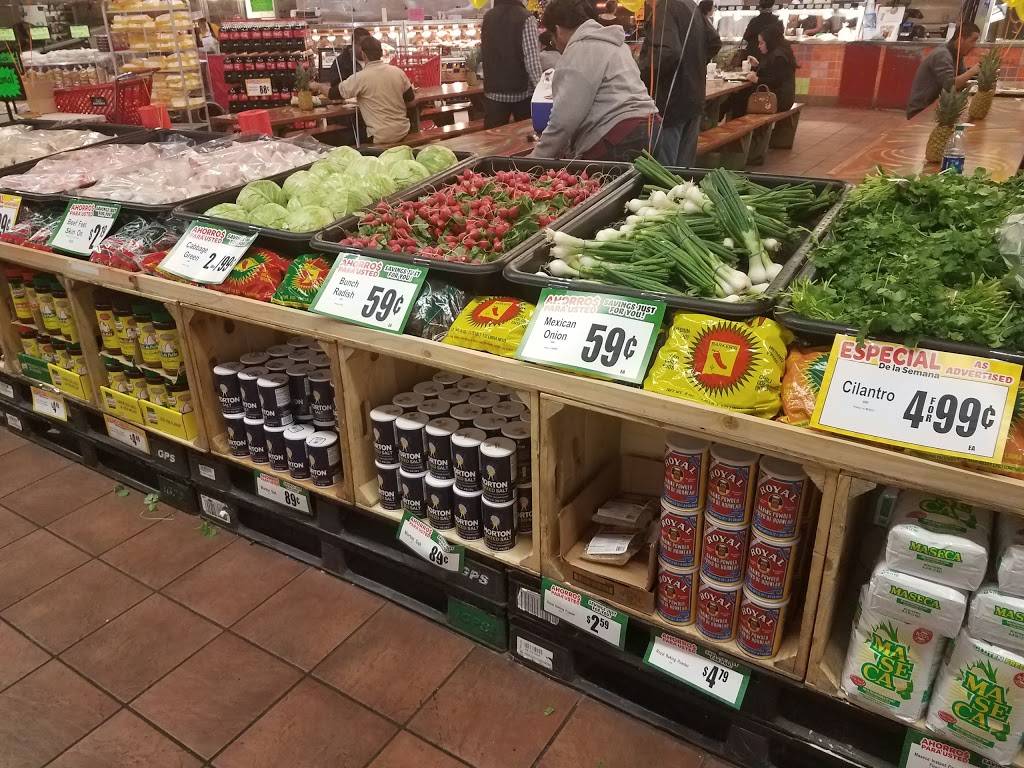 Los Altos Ranch Market | bakery | 3415 W Glendale Ave, Phoenix, AZ 85051, USA | 6028410346 OR +1 602-841-0346