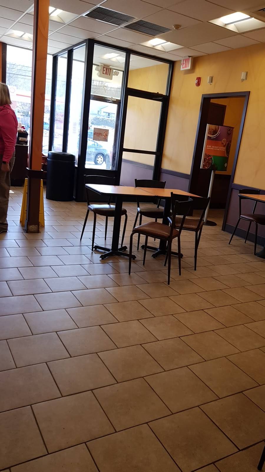 Dunkin | bakery | 1 New London Rd, Salem, CT 06420, USA | 8608599051 OR +1 860-859-9051