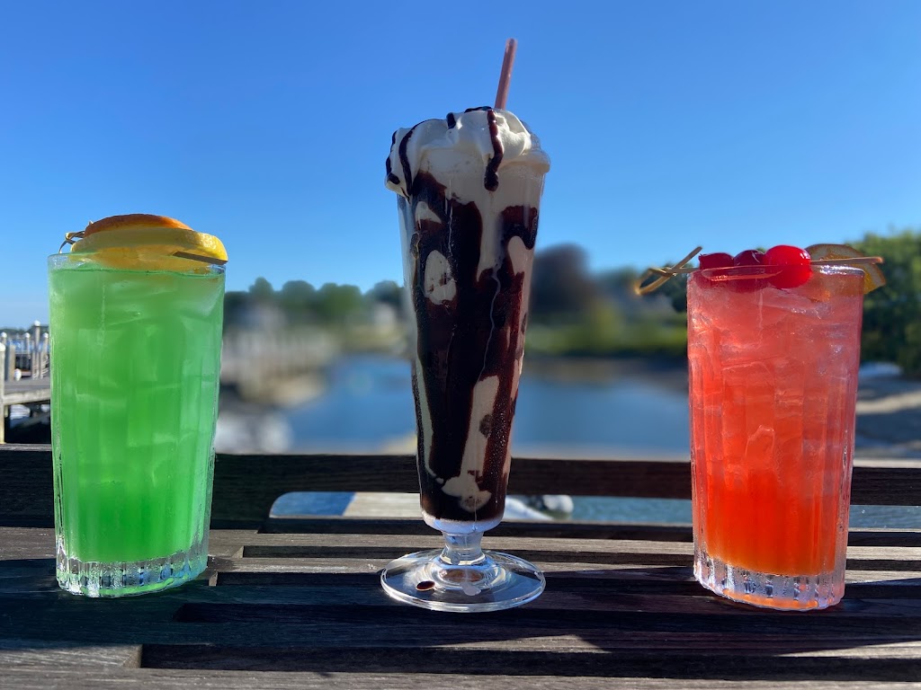 1 Ferry Wharf | restaurant | 1 East Ferry Wharf Unit 1, Jamestown, RI 02835, USA | 4014235999 OR +1 401-423-5999