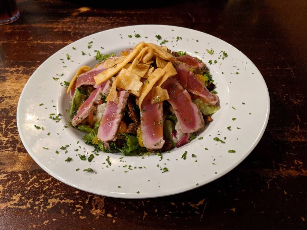 Blackstone Bar & Grill | restaurant | 600 E Veterans Pkwy, Yorkville, IL 60560, USA | 6308828305 OR +1 630-882-8305