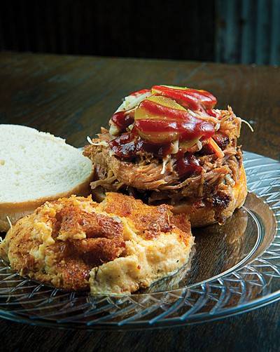 B&C Farmers Market BBQ | restaurant | 900 Rosa L Parks Blvd, Nashville, TN 37208, USA | 6157700032 OR +1 615-770-0032