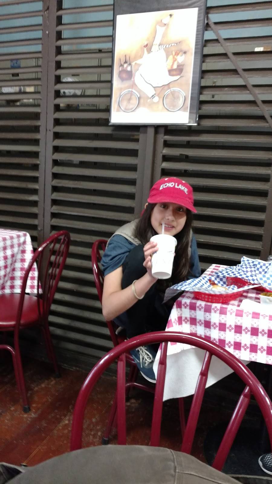 Chars Hot Dogs | restaurant | 131 1st St A, Benicia, CA 94510, USA | 7077454476 OR +1 707-745-4476