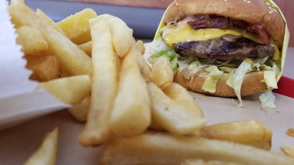 MGM Burgers | restaurant | 1691 Main St, Riverside, CA 92501, USA | 9512761744 OR +1 951-276-1744
