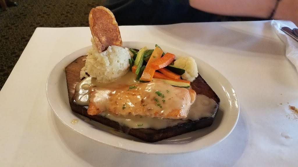 Chessies Restaurant | meal takeaway | 200 Applebee St, Barrington, IL 60010, USA | 8473825020 OR +1 847-382-5020