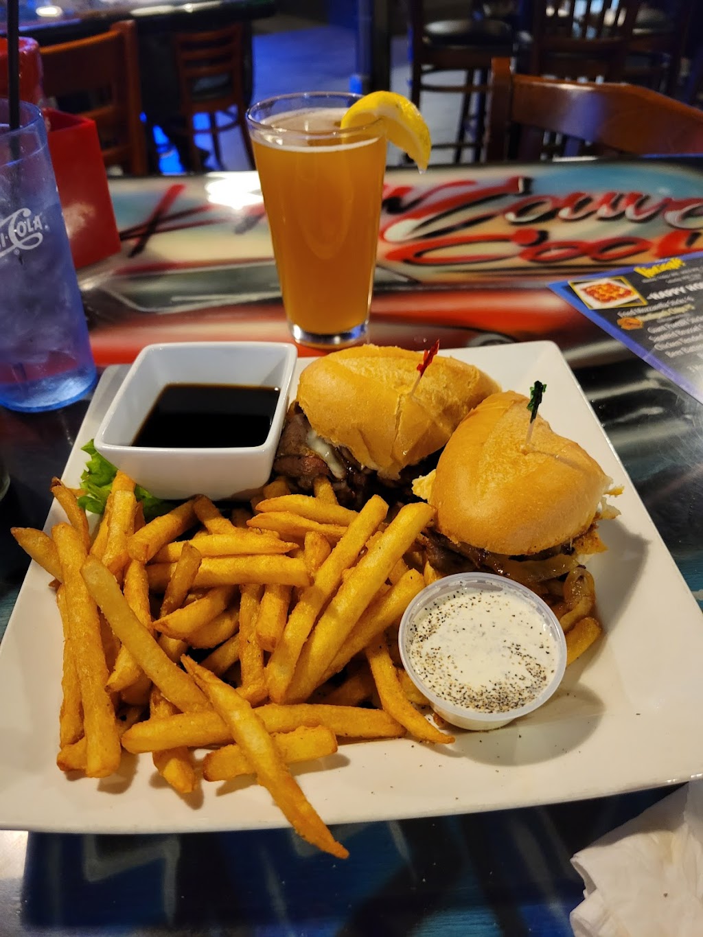 Hooligans Sports Bar and Grill | restaurant | 8220 NE Vancouver Plaza Dr, Vancouver, WA 98662, USA | 3608281388 OR +1 360-828-1388