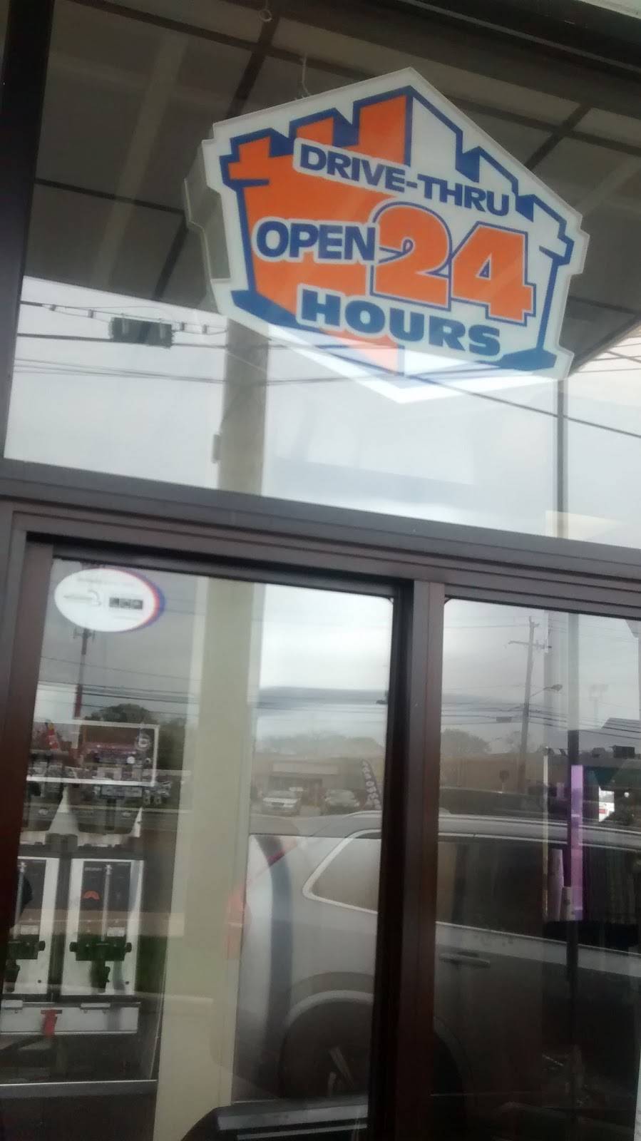 White Castle | restaurant | 265 Broadhollow Rd, Farmingdale, NY 11735, USA | 6312491885 OR +1 631-249-1885