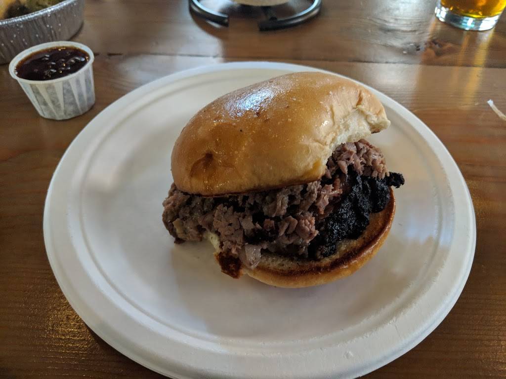 Lucius Q | restaurant | 1131 Broadway St, Cincinnati, OH 45202, USA | 5134214227 OR +1 513-421-4227