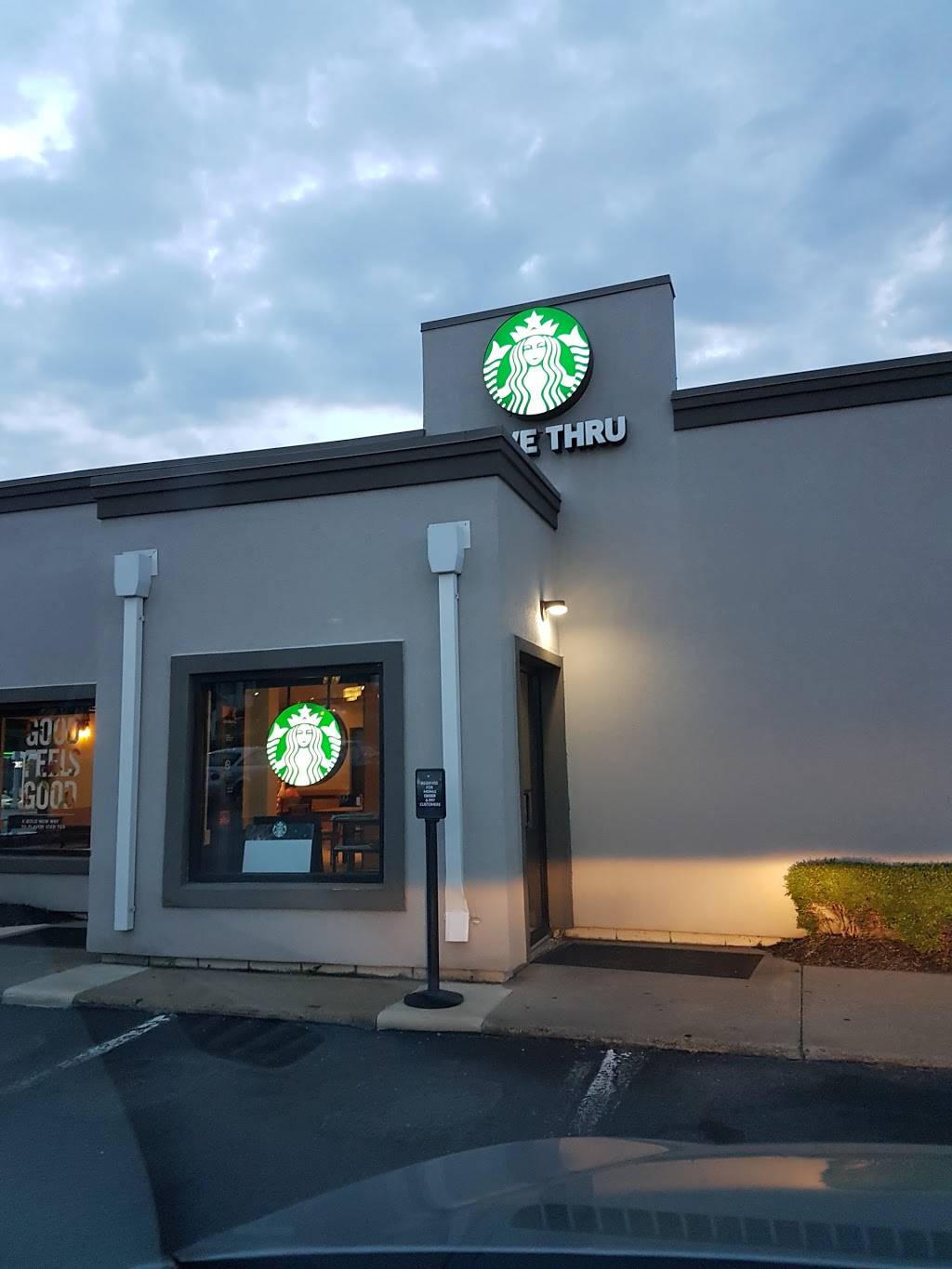 Starbucks | cafe | 851 N Canfield Niles Rd, Austintown, OH 44515, USA | 3305441431 OR +1 330-544-1431