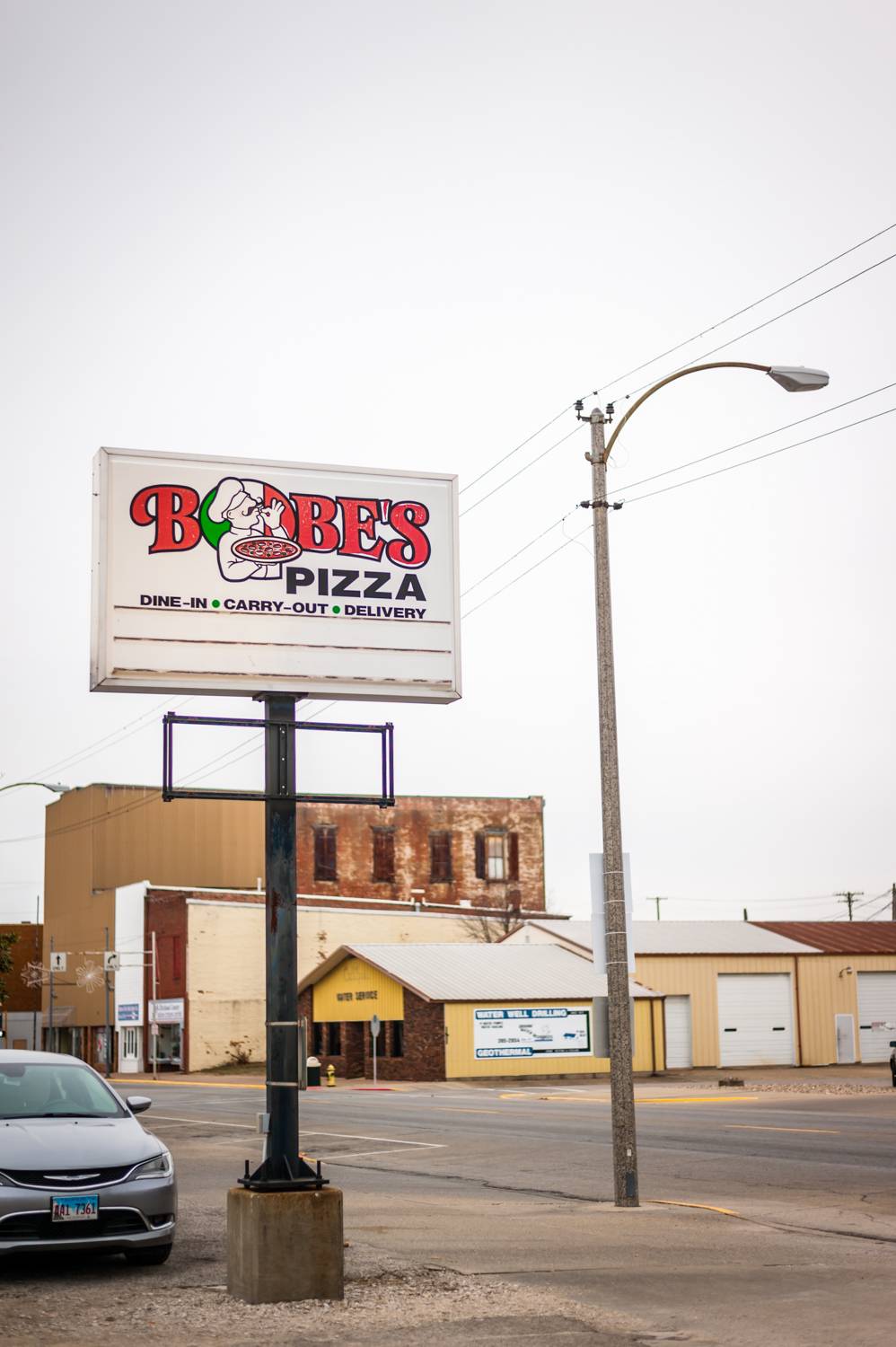 Bobes Pizza | restaurant | 1610 E Main St, Olney, IL 62450, USA | 6183920553 OR +1 618-392-0553