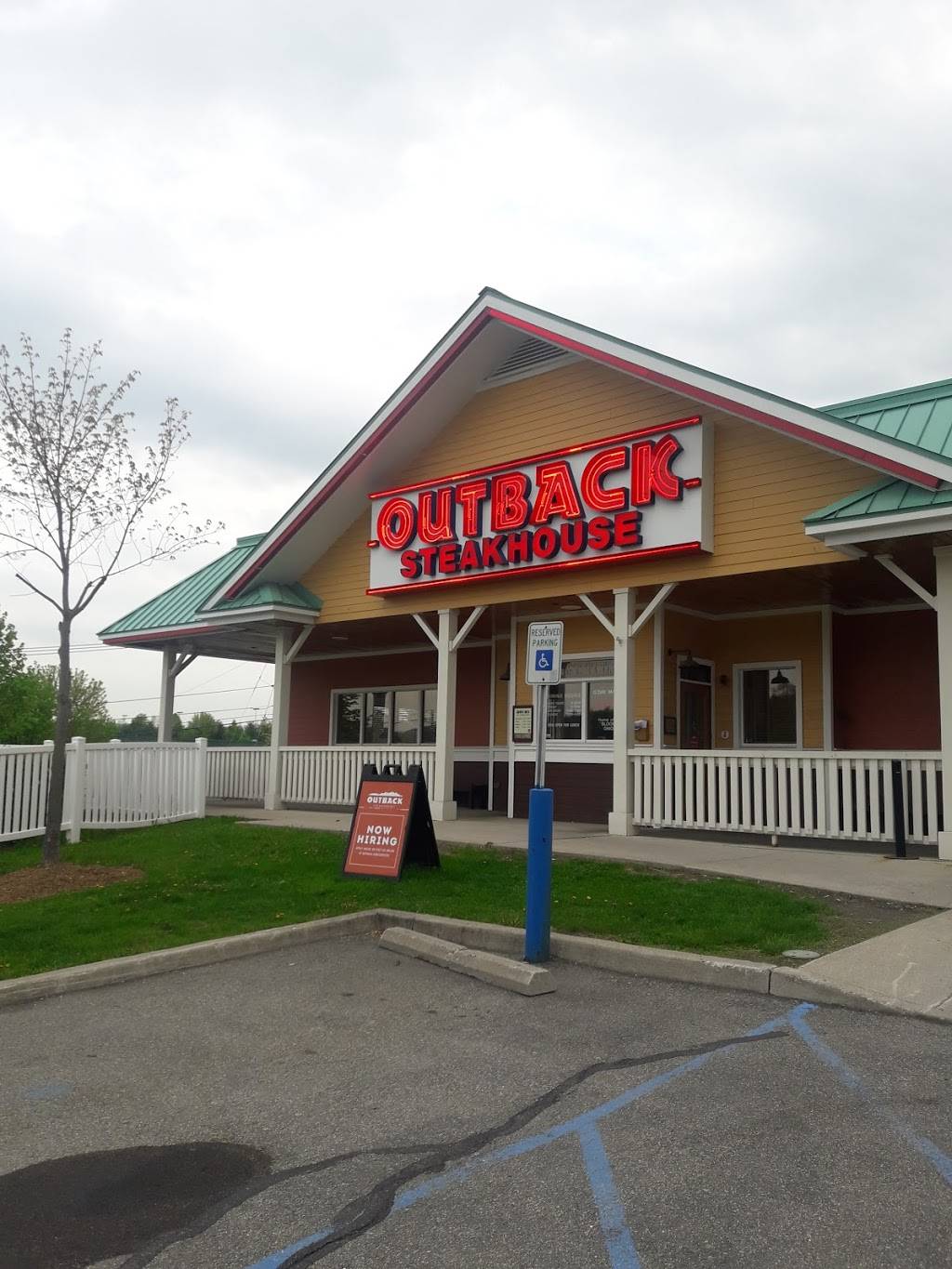 Outback Steakhouse | restaurant | 215 Larkin Dr, Monroe, NY 10950, USA | 8457824992 OR +1 845-782-4992