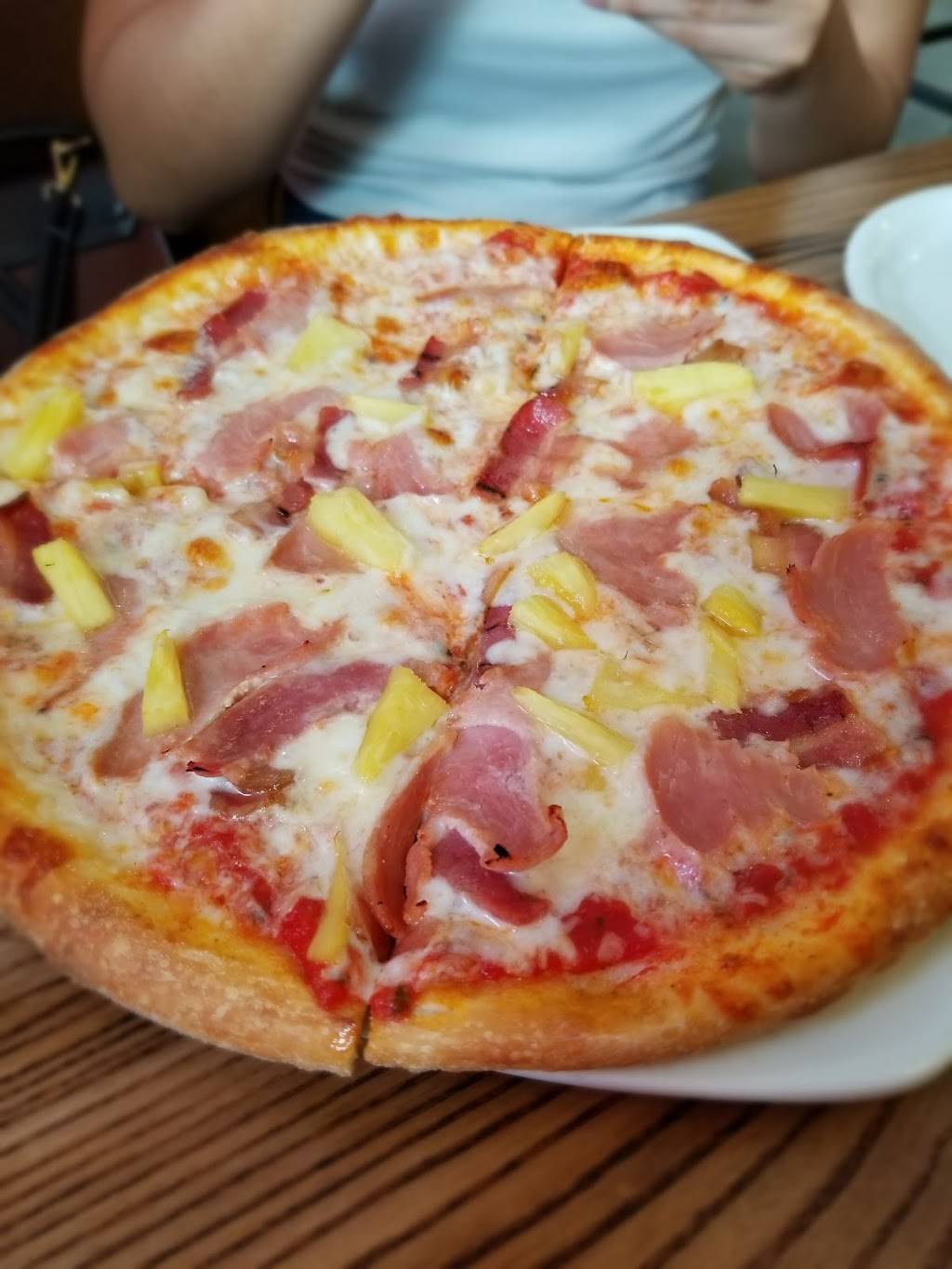 Flippers Pizzeria | restaurant | 45 W Mitchell Hammock Rd Suite #1361, Oviedo, FL 32765, USA | 4078909001 OR +1 407-890-9001