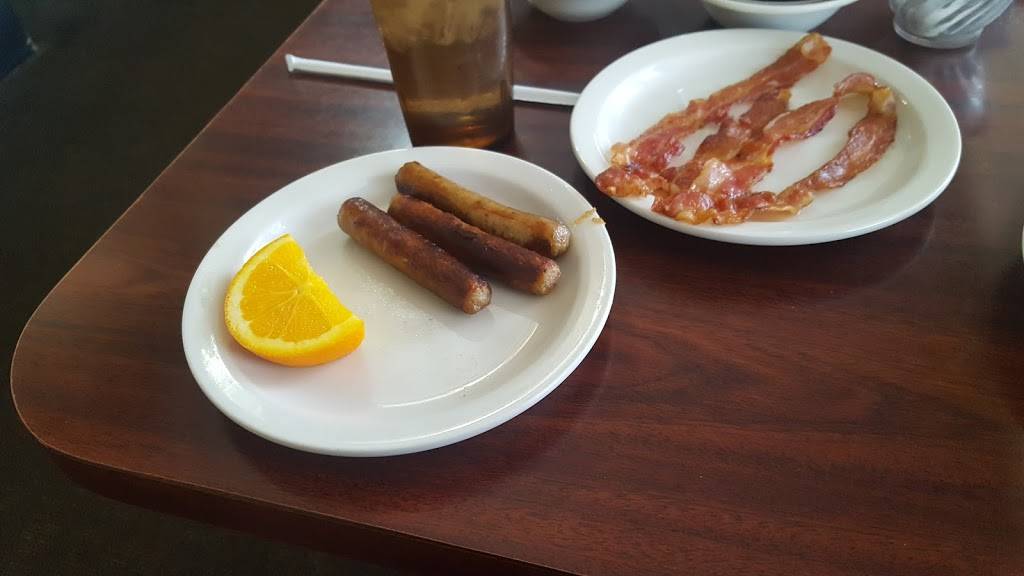 The Windmill Family Restaurant | restaurant | 1190 Avenue of the Cities, East Moline, IL 61244, USA | 3097960030 OR +1 309-796-0030