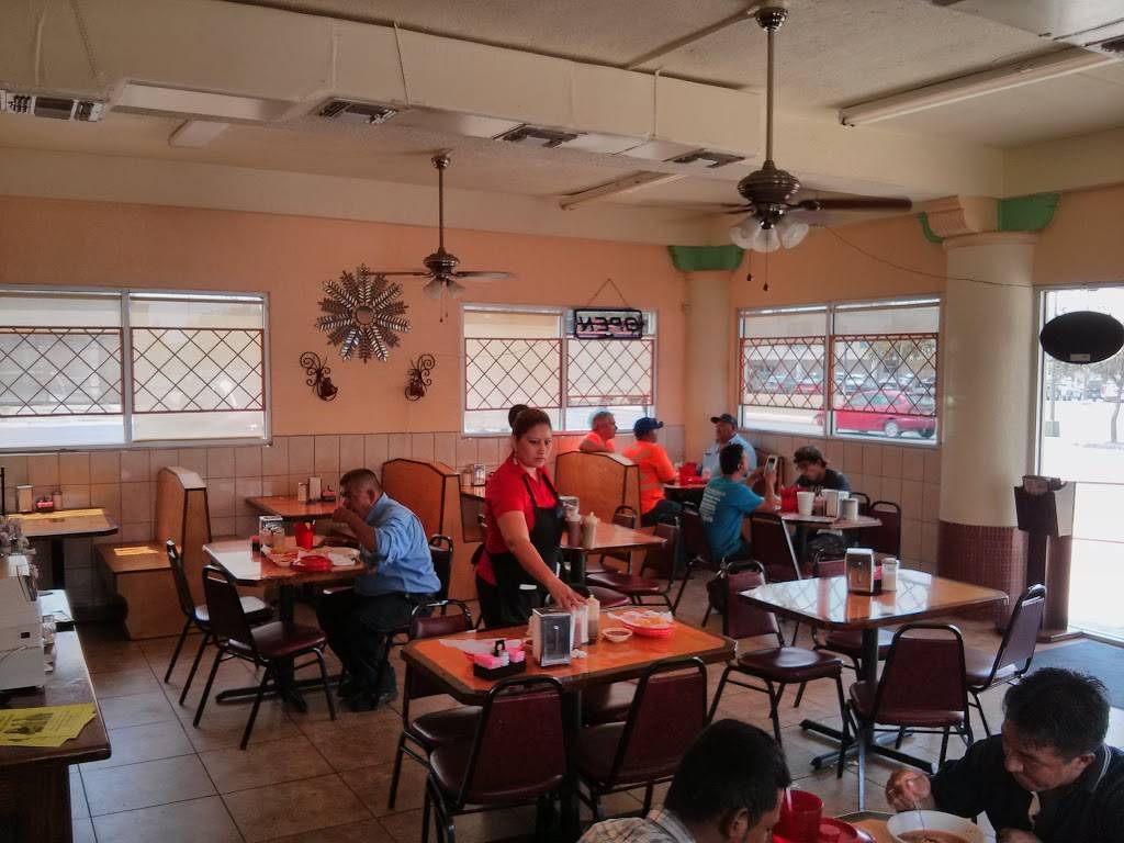 Las Tapatias De Jalisco | restaurant | 1506 S St Marys St, San Antonio, TX 78210, USA | 2105328800 OR +1 210-532-8800