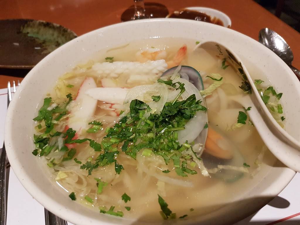 Soupebol | restaurant | 1866 Boulevard des Sources, Pointe-Claire, QC H9R 5B1, Canada | 5144261688 OR +1 514-426-1688