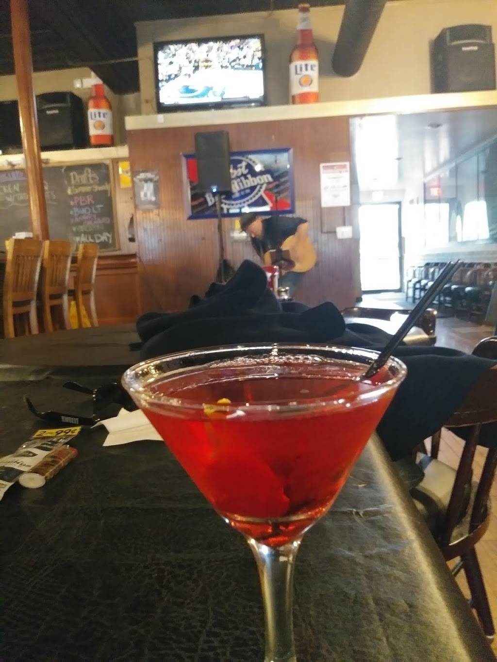 Racquets Downtown Grill | restaurant | 446 W Western Ave, Muskegon, MI 49440, USA | 2317264007 OR +1 231-726-4007