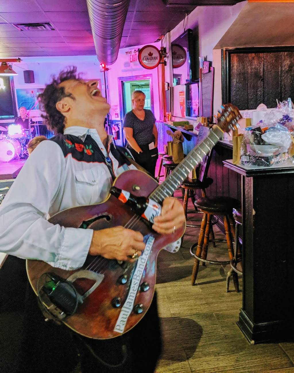 Jo Blo’s Rock & Wok | restaurant | 155 St Paul Crescent, St. Catharines, ON L2S 1N4, Canada | 9056858280 OR +1 905-685-8280