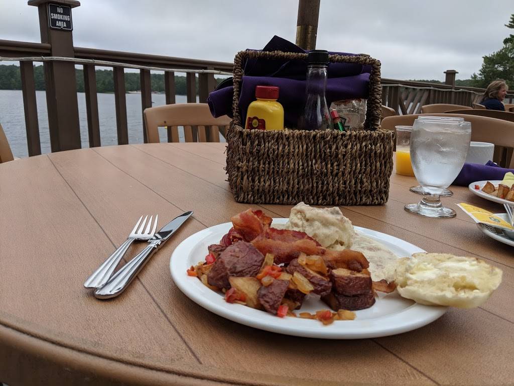 Lake Naomi Clubhouse | restaurant | 135 Miller Dr, Pocono Pines, PA 18350, USA | 5706462866 OR +1 570-646-2866