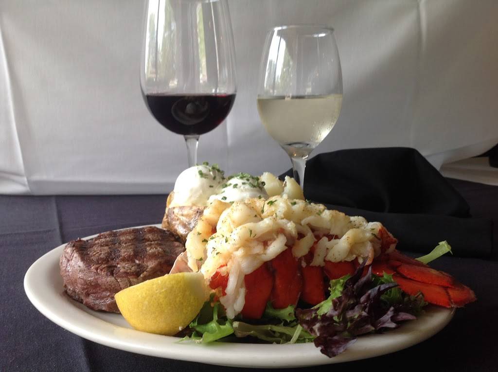 Beefeaters | restaurant | 672 SW Broad St, Southern Pines, NC 28387, USA | 9106925550 OR +1 910-692-5550