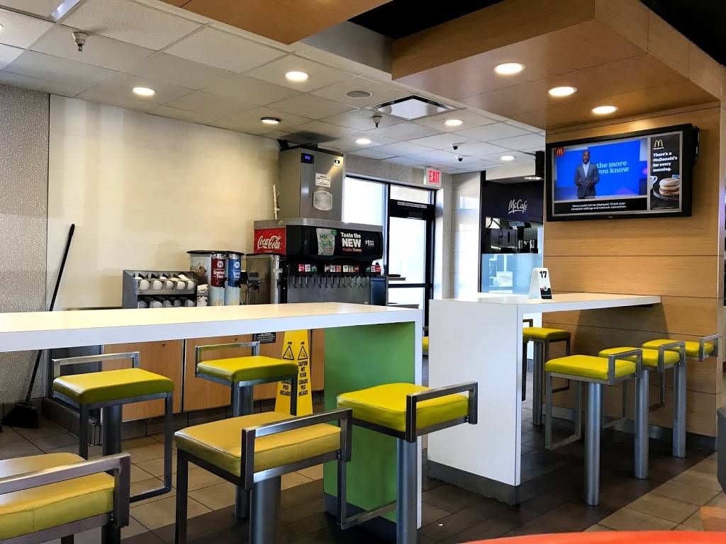 McDonalds | cafe | 6815 Valley Way, Jurupa Valley, CA 92509, USA | 9513603261 OR +1 951-360-3261