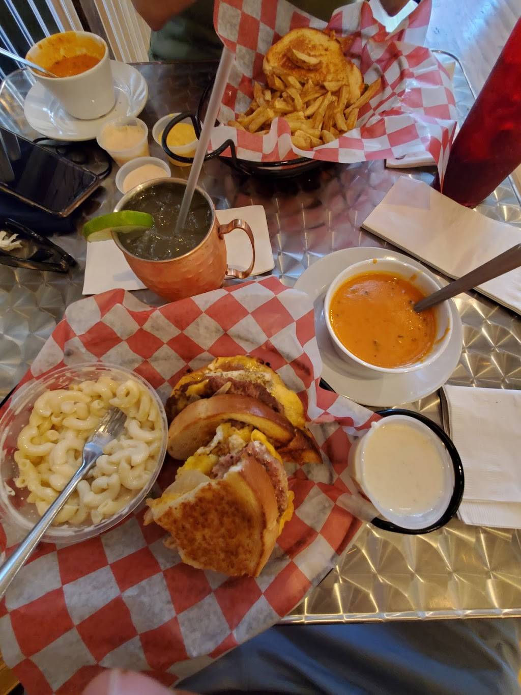 The Wheel | restaurant | 125 E Broad St, Tamaqua, PA 18252, USA | 5708102424 OR +1 570-810-2424