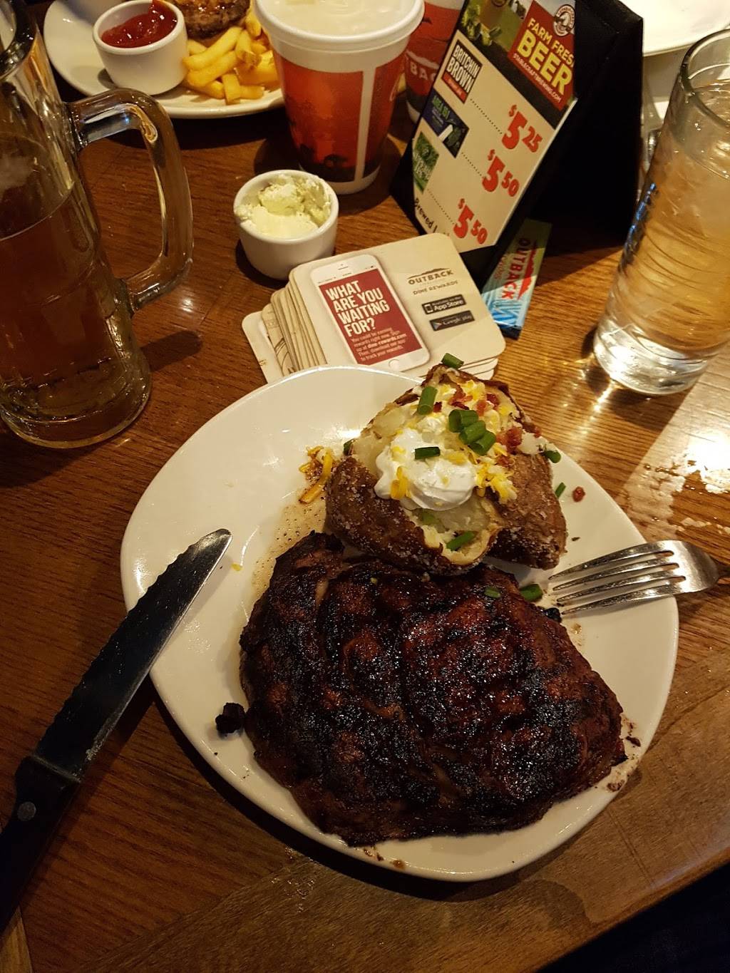 Outback Steakhouse | restaurant | 261 University Blvd, Harrisonburg, VA 22801, USA | 5404380190 OR +1 540-438-0190
