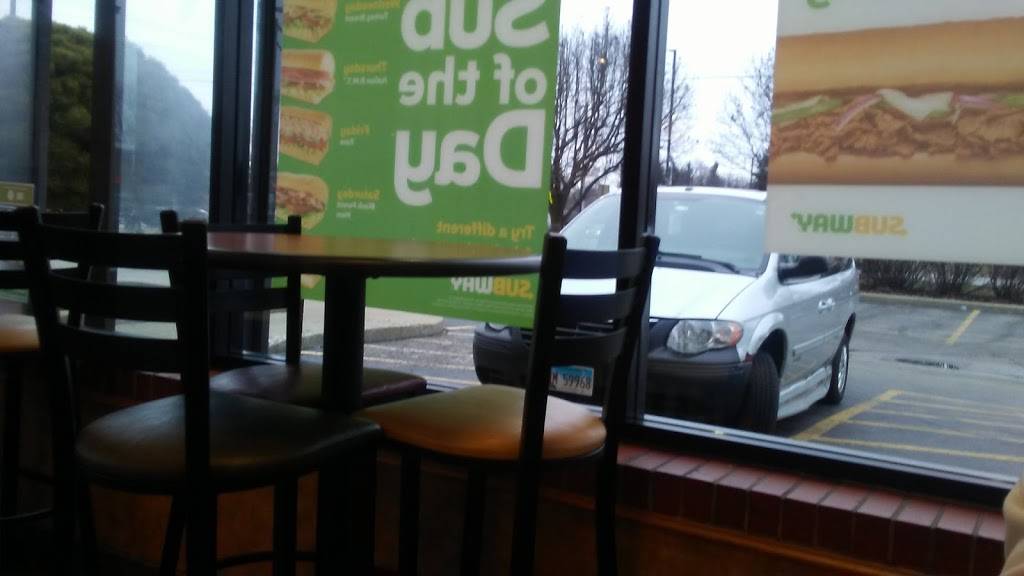 Subway Restaurants | restaurant | 8 W Dundee Rd, Wheeling, IL 60090, USA | 8472150666 OR +1 847-215-0666
