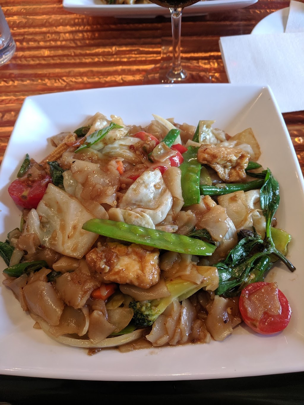 Royal Thai Cuisine & Bar | restaurant | 507 H St NW, Washington, DC 20001, USA | 2028421405 OR +1 202-842-1405