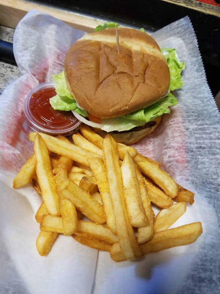 Chiefland Billiards & Sports Bar | restaurant | 1545 NW 26th Ave, Chiefland, FL 32626, USA | 3524939002 OR +1 352-493-9002