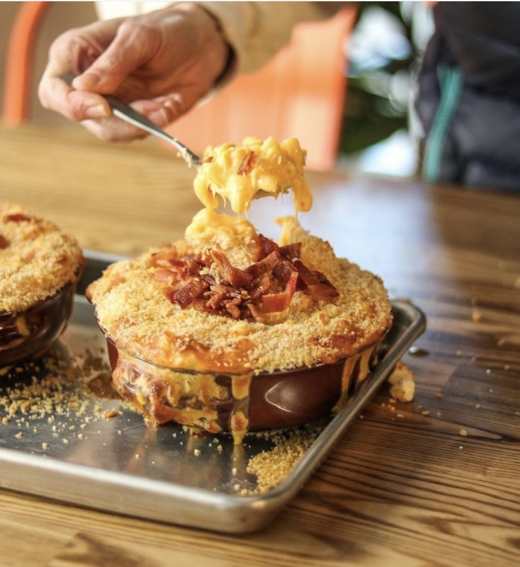 Rainey Street Burgers | restaurant | 51 Rainey St Suite 140-A, Austin, TX 78701, USA | 5123995710 OR +1 512-399-5710