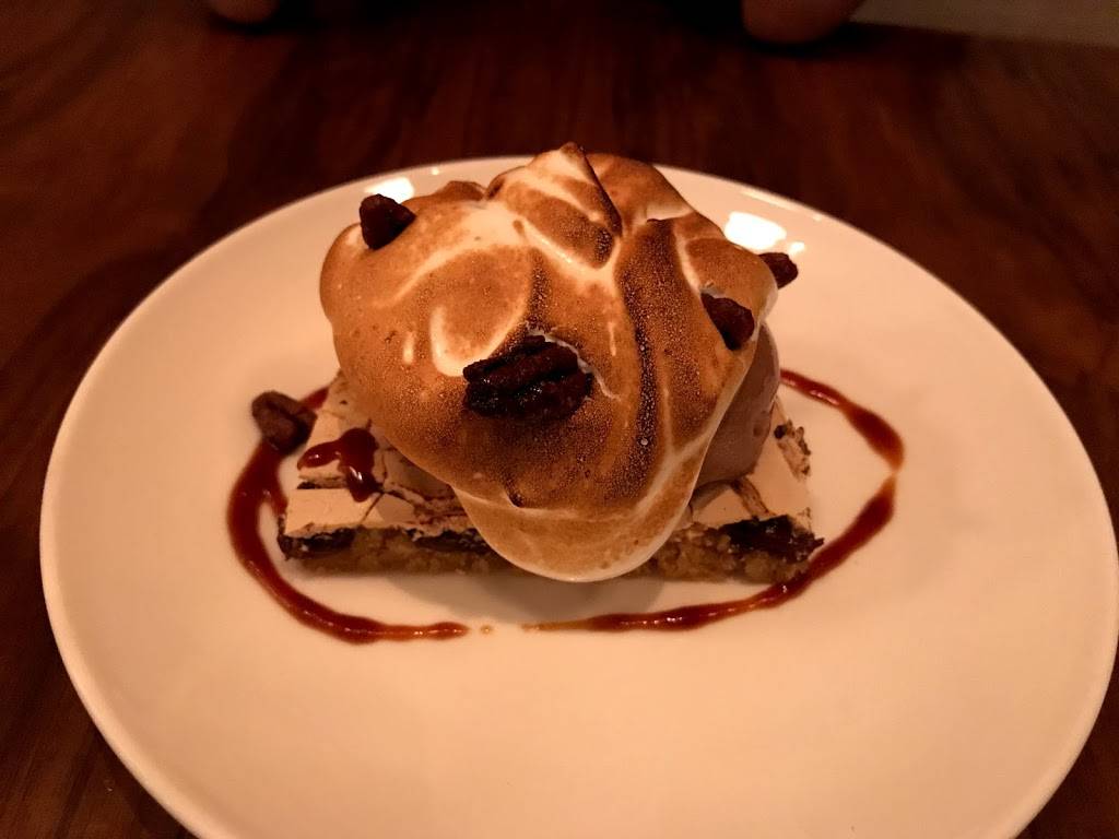 Daisies | restaurant | 2523 N Milwaukee Ave, Chicago, IL 60647, USA | 7736611671 OR +1 773-661-1671