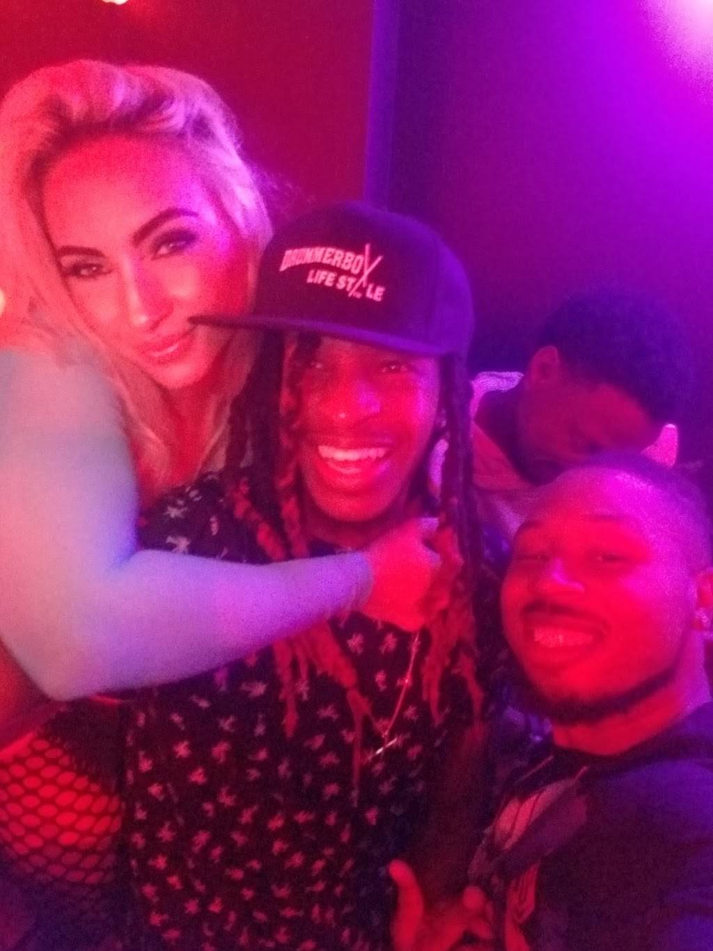 BeachHouse 757 | restaurant | 1910 Atlantic Ave, Virginia Beach, VA 23451, USA | 7579375839 OR +1 757-937-5839