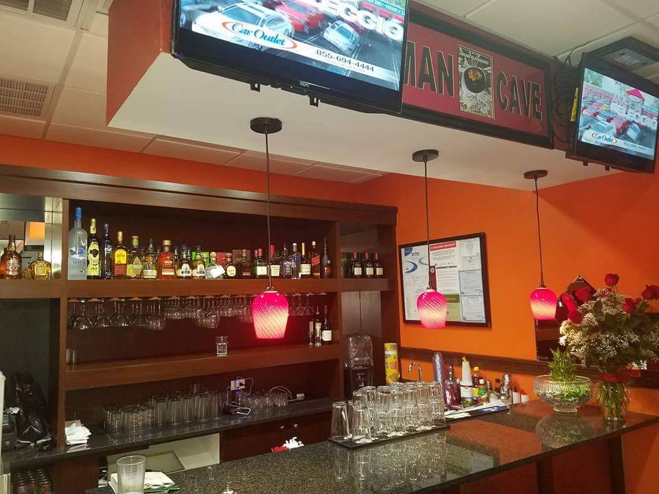 Luna Llena Sport Grill | restaurant | 5247 W Belmont Ave, Chicago, IL 60641, USA | 7086697496 OR +1 708-669-7496