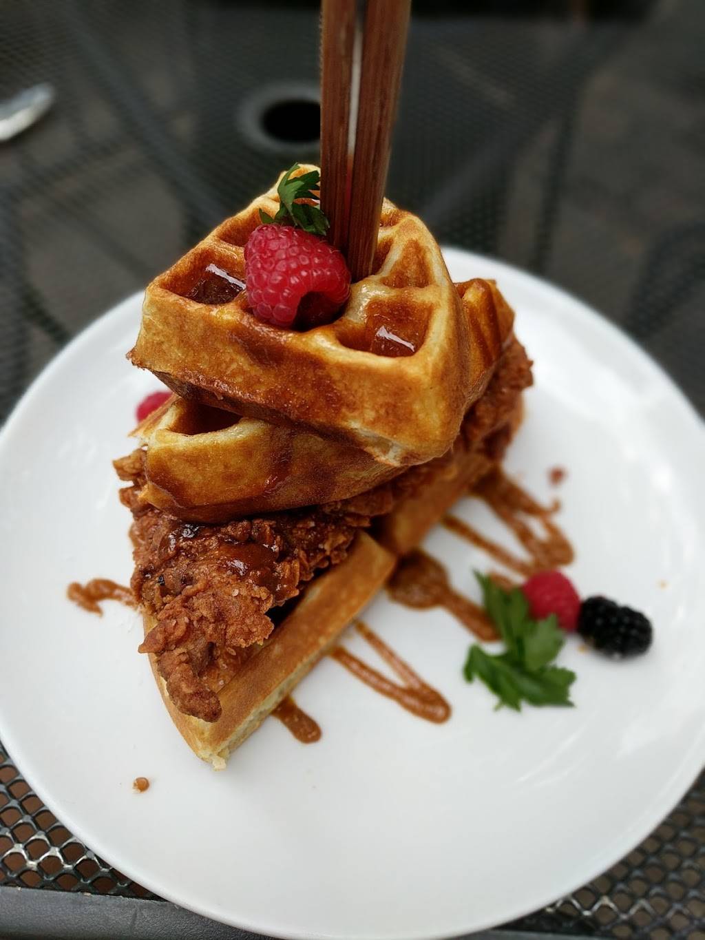 White Oak Tavern & Inn | restaurant | 1200 W Webster Ave, Chicago, IL 60614, USA | 7732480200 OR +1 773-248-0200