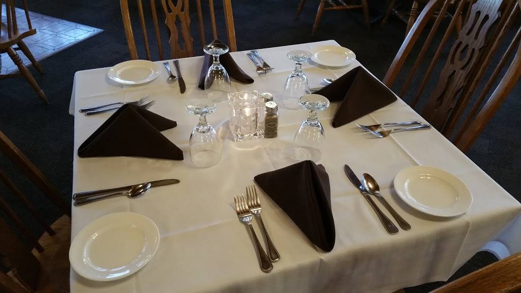 Sheboygan Town & Country Club | restaurant | W1945 Co Rd J, Sheboygan, WI 53083, USA | 9204672509 OR +1 920-467-2509