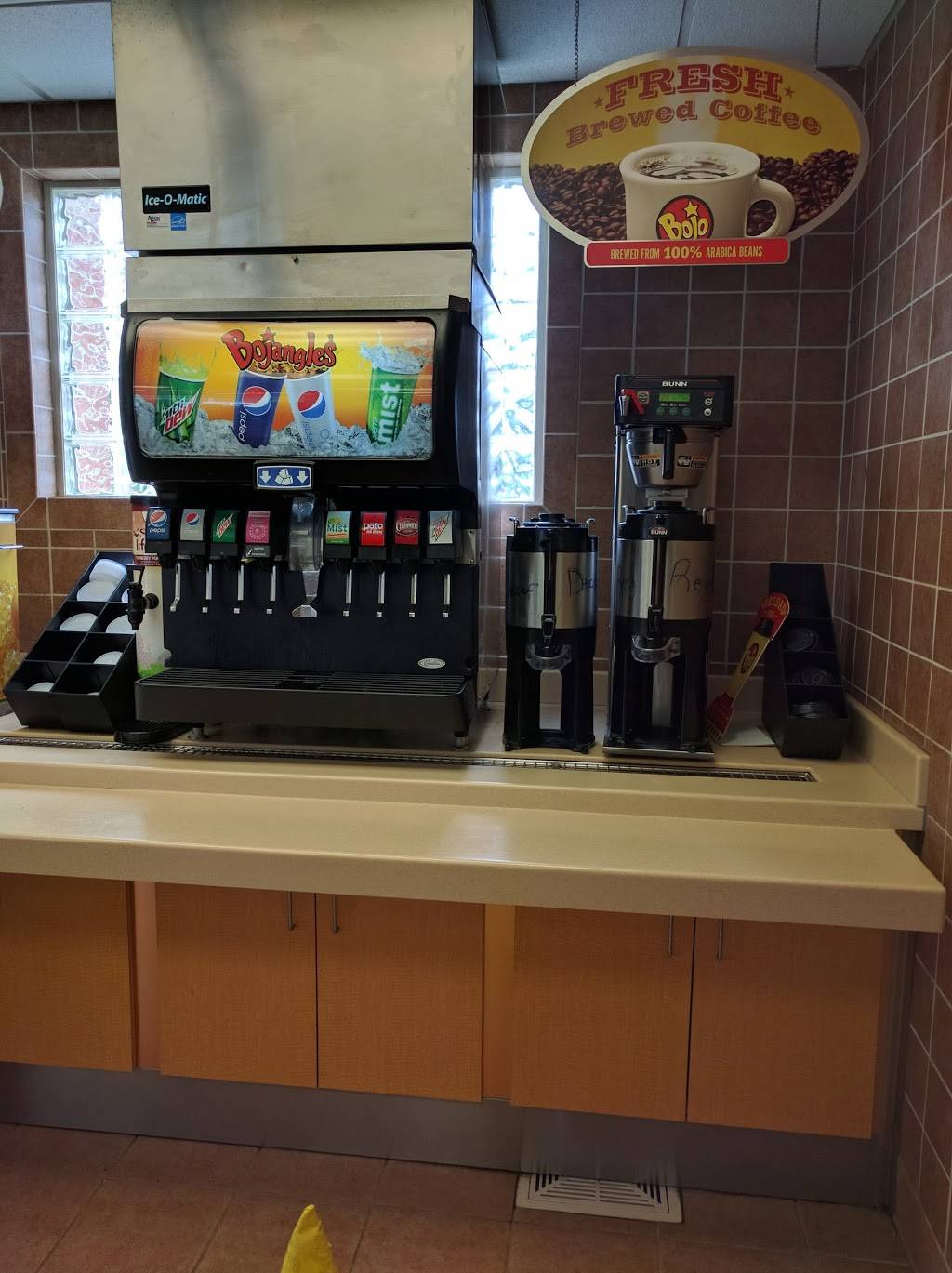 Bojangles Famous Chicken n Biscuits | restaurant | 5916 Middlebrook Pike, Knoxville, TN 37909, USA | 8652120059 OR +1 865-212-0059