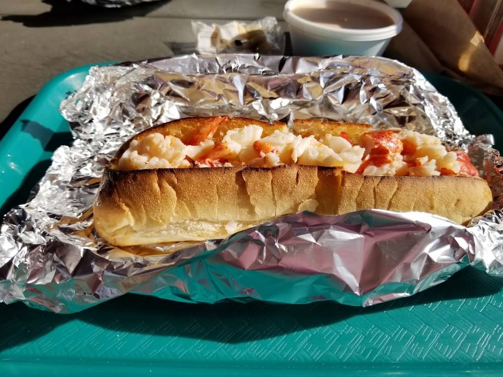 Lobster Shack | restaurant | 7 Indian Neck Ave, Branford, CT 06405, USA | 2034838414 OR +1 203-483-8414