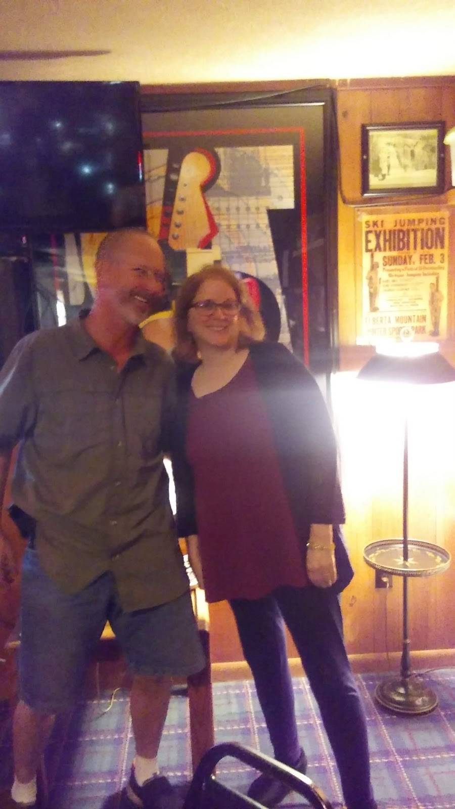 Jodis Tangled Antler | restaurant | 15015 US-31, Beulah, MI 49617, USA | 2313252480 OR +1 231-325-2480