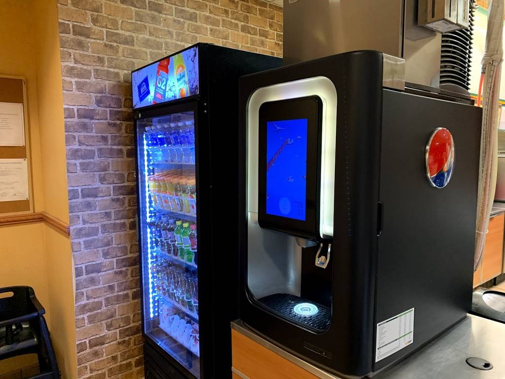 Subway | restaurant | ESSO ON THE RUN TRUCK STOP, 5906 Oil Heritage Rd, Wyoming, ON N7M 5J6, Canada | 5198453249 OR +1 519-845-3249