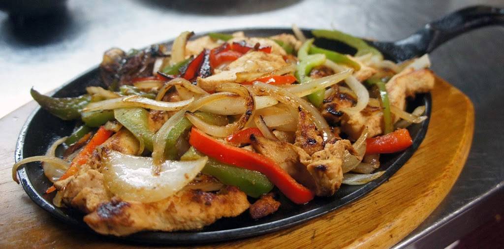 Del Rio | restaurant | 922 N Norwood St, Wallace, NC 28466, USA | 9102859400 OR +1 910-285-9400