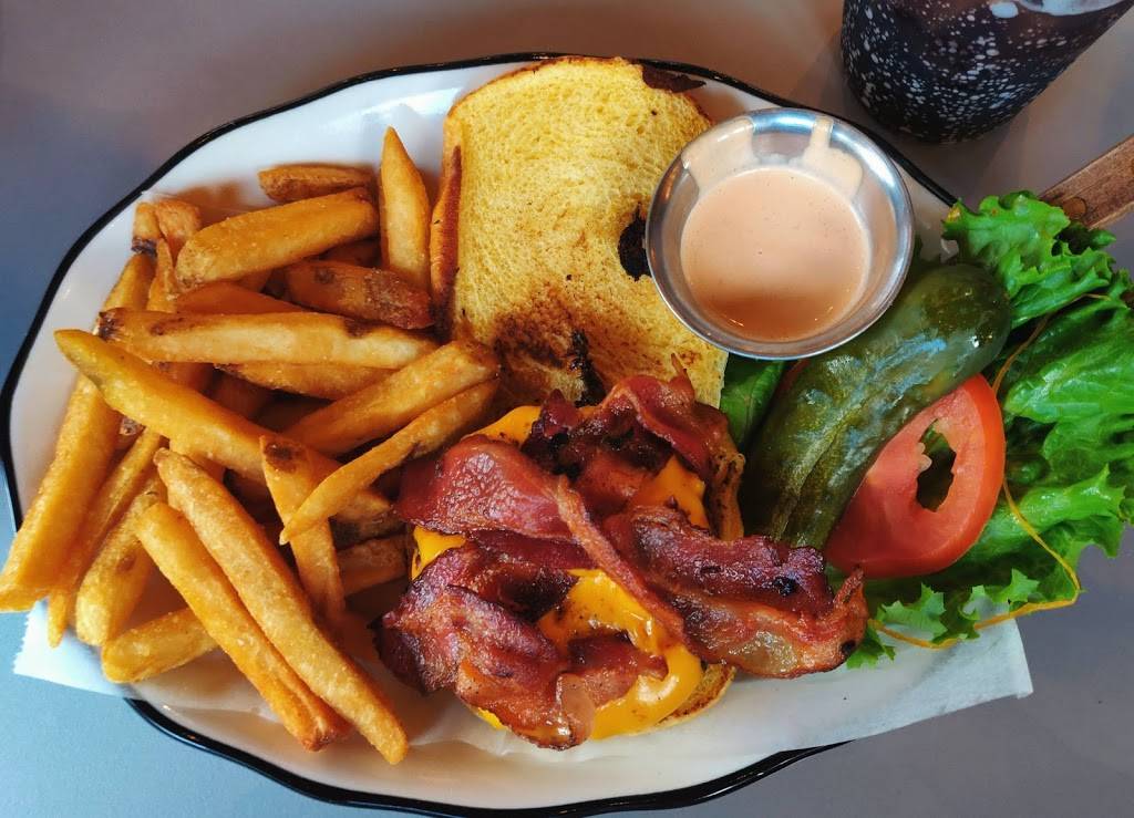 Black Tap | restaurant | 1540 S, Disneyland Dr Ste 101, Anaheim, CA 92802, USA | 6572762498 OR +1 657-276-2498