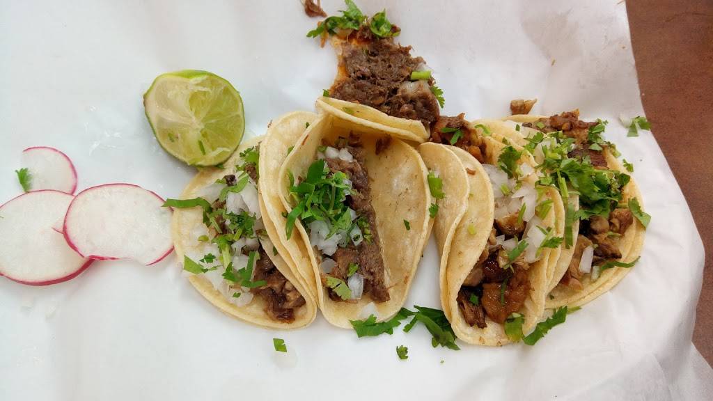 La Salsa Verde | restaurant | 2950 W Northwest Hwy, Dallas, TX 75220, USA | 9726299666 OR +1 972-629-9666