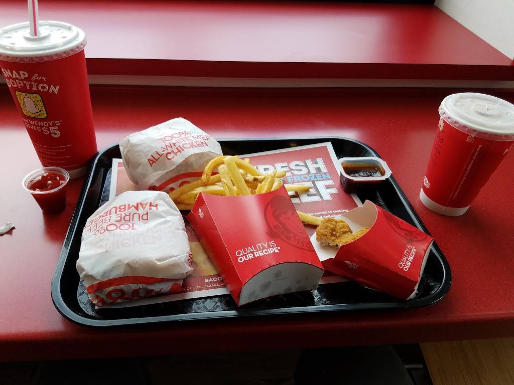 Wendys | restaurant | 16984 Valley Blvd, Fontana, CA 92335, USA | 9093551702 OR +1 909-355-1702