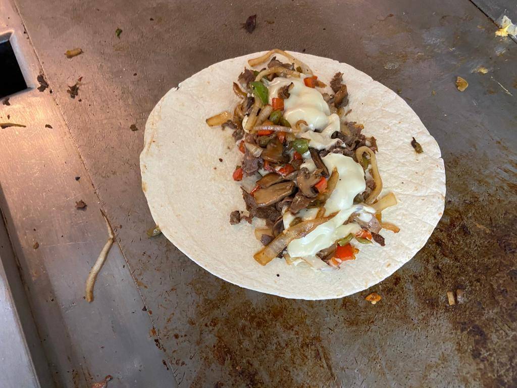 Moez Famous Cheesesteaks & Burgers | restaurant | 3891 Platt Rd, Ann Arbor, MI 48108, USA | 7342632144 OR +1 734-263-2144