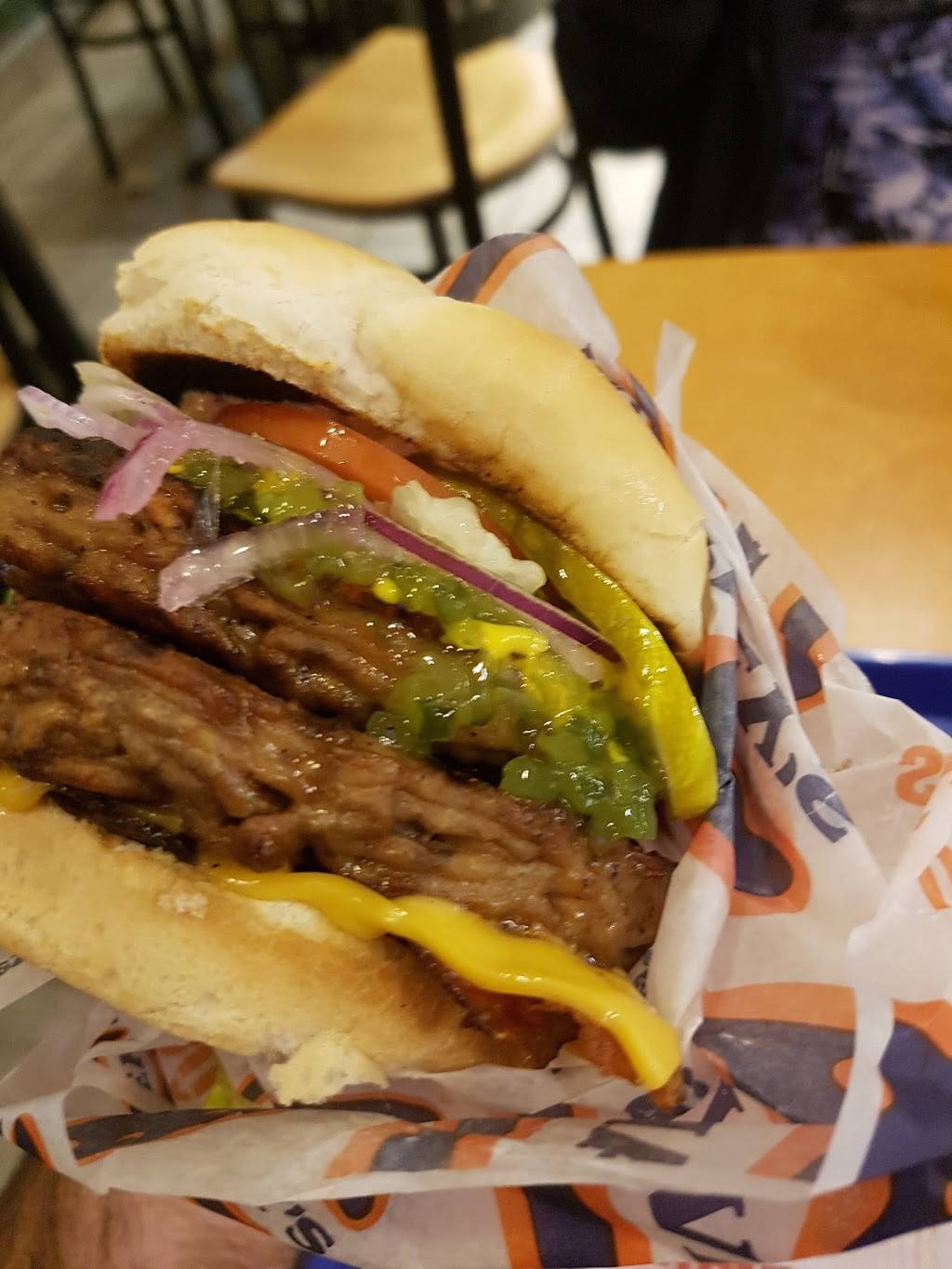 Harveys | restaurant | 7475 Boulevard Décarie, Montréal, QC H4P 2G9, Canada | 5147383588 OR +1 514-738-3588