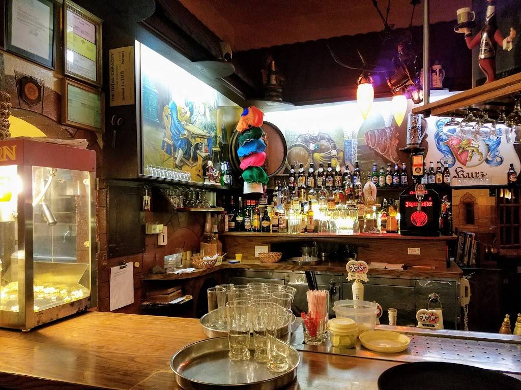 Dakota Inn | restaurant | 17324 John R St, Detroit, MI 48203, USA | 3138679722 OR +1 313-867-9722