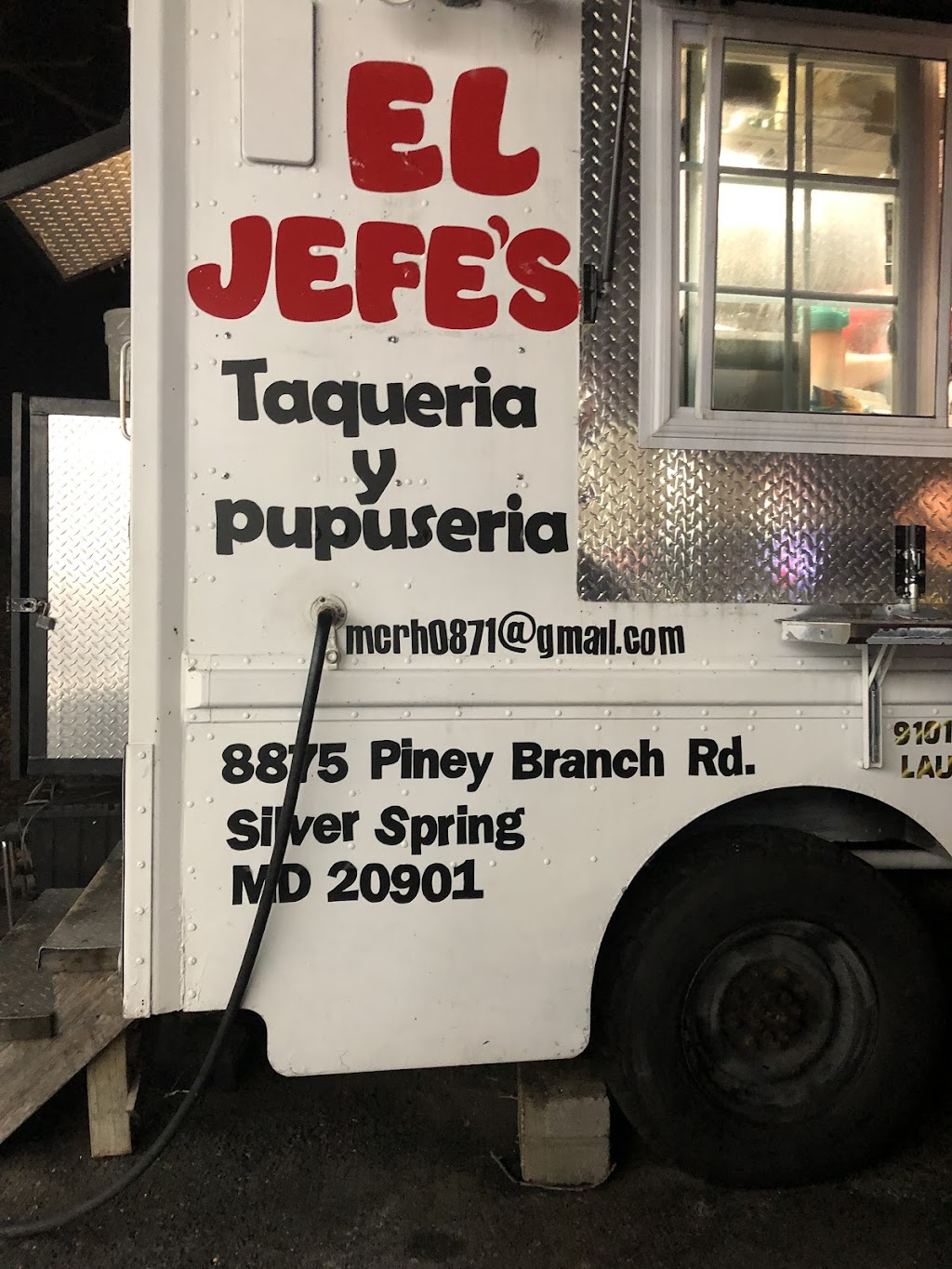 El Jefes Taqueria y Pupuseria Truck | restaurant | 8875 Piney Branch Rd, Silver Spring, MD 20901, USA | 2408985290 OR +1 240-898-5290