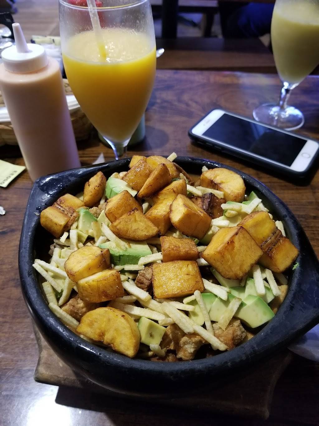 Las Arepas De Julia | restaurant | 4044 Lawrenceville Hwy, Lilburn, GA 30047, USA | 7705594094 OR +1 770-559-4094