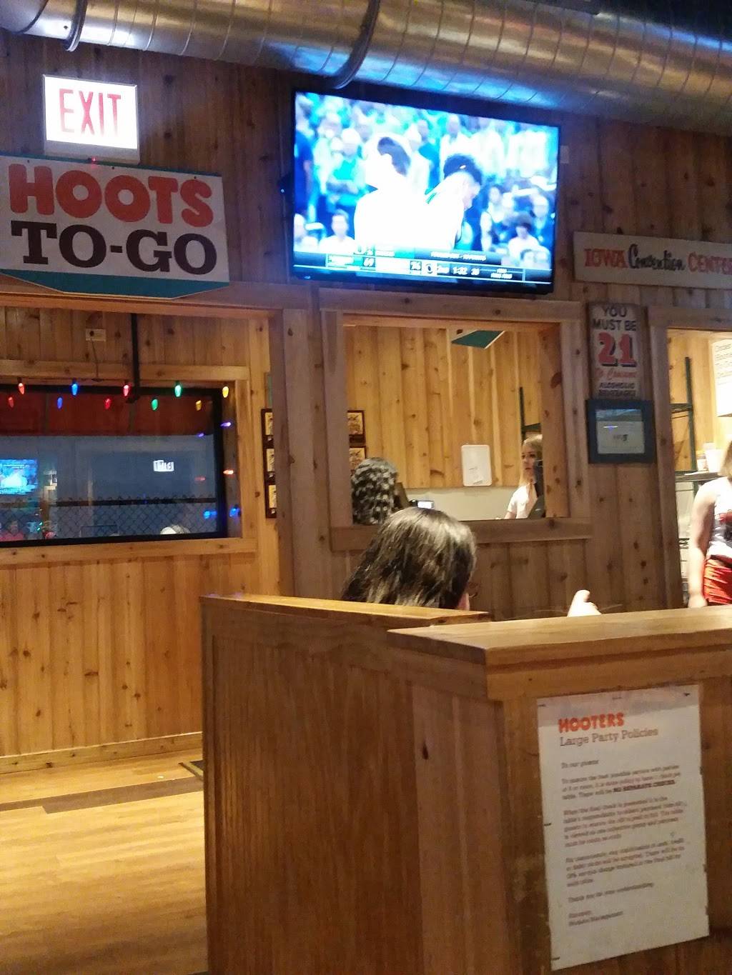 Original Hooters | restaurant | 9159 S Cicero Ave, Oak Lawn, IL 60453, USA | 7084234668 OR +1 708-423-4668
