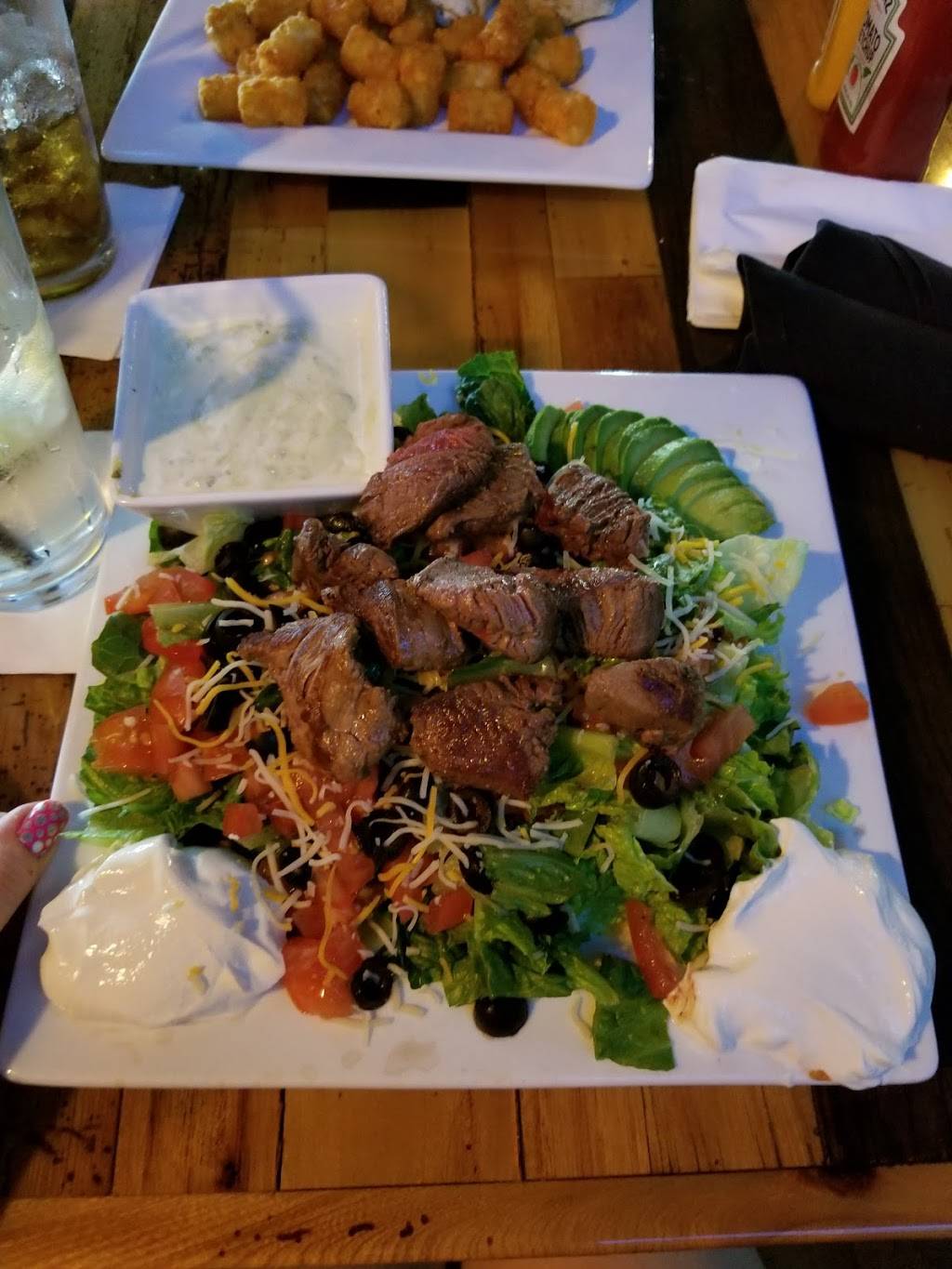 Driftwood Bar and Grill | restaurant | 1103 E Lake Dr, Novi, MI 48377, USA | 2486689005 OR +1 248-668-9005