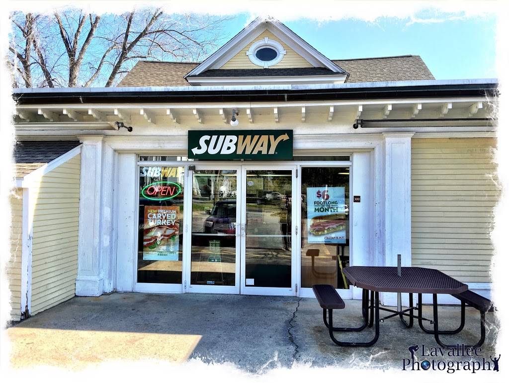 Subway | restaurant | 176 Main St, Southbridge, MA 01550, USA | 5087646396 OR +1 508-764-6396